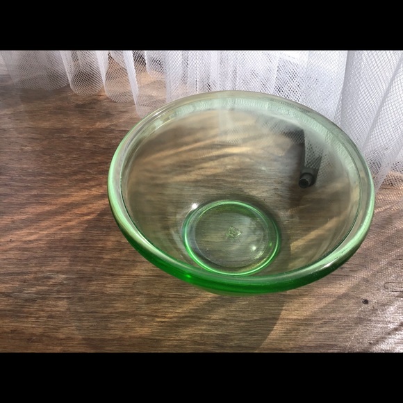 VINTAGE ANCHOR HOCKING GREEN URANIUM GLASS MIXING BOWL - Picture 3 of 8